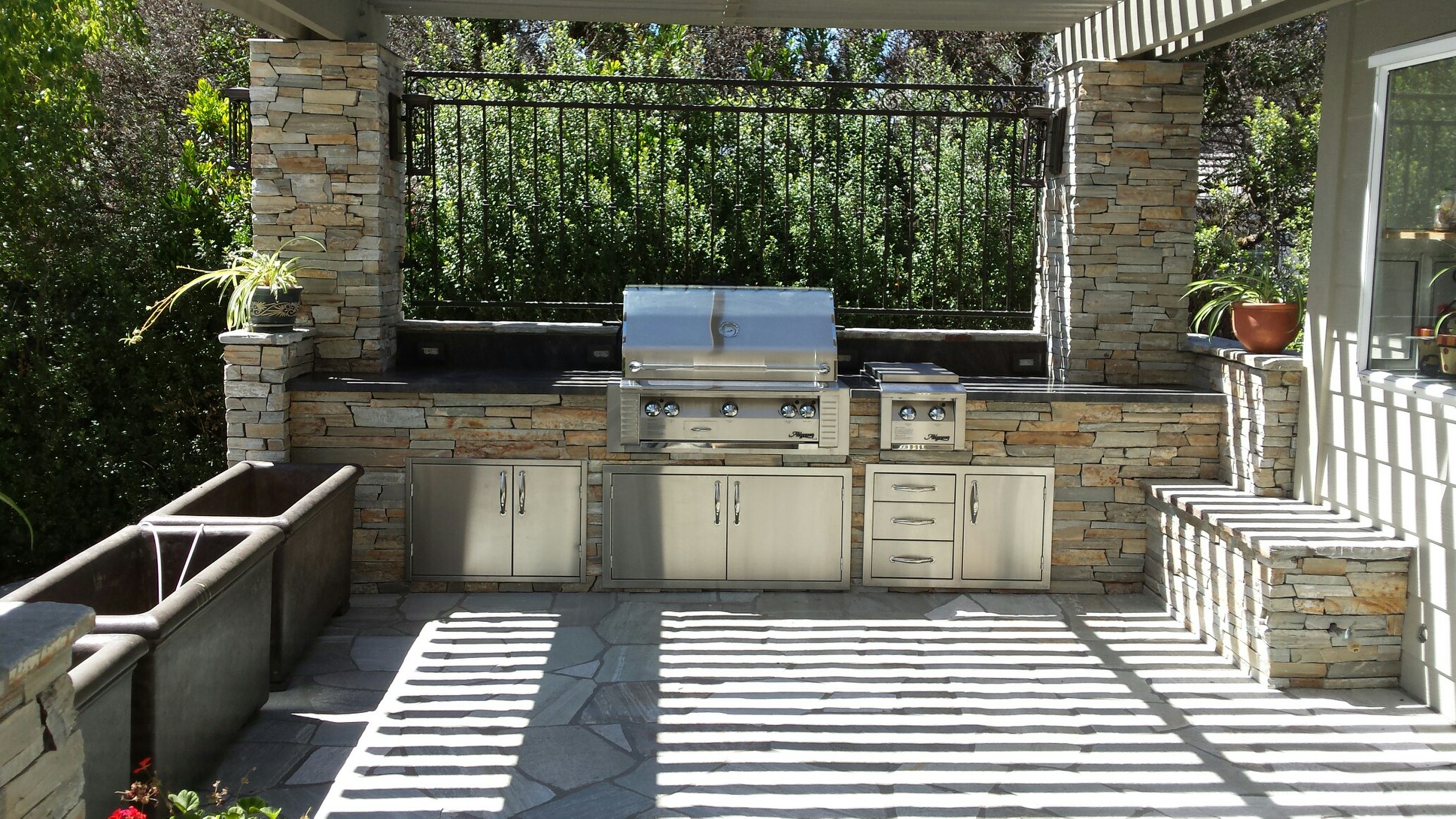 Outdoor Kitchen